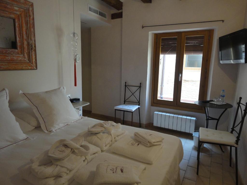 Hotel Rural Cal Torner Adults Only Guiamets الغرفة الصورة