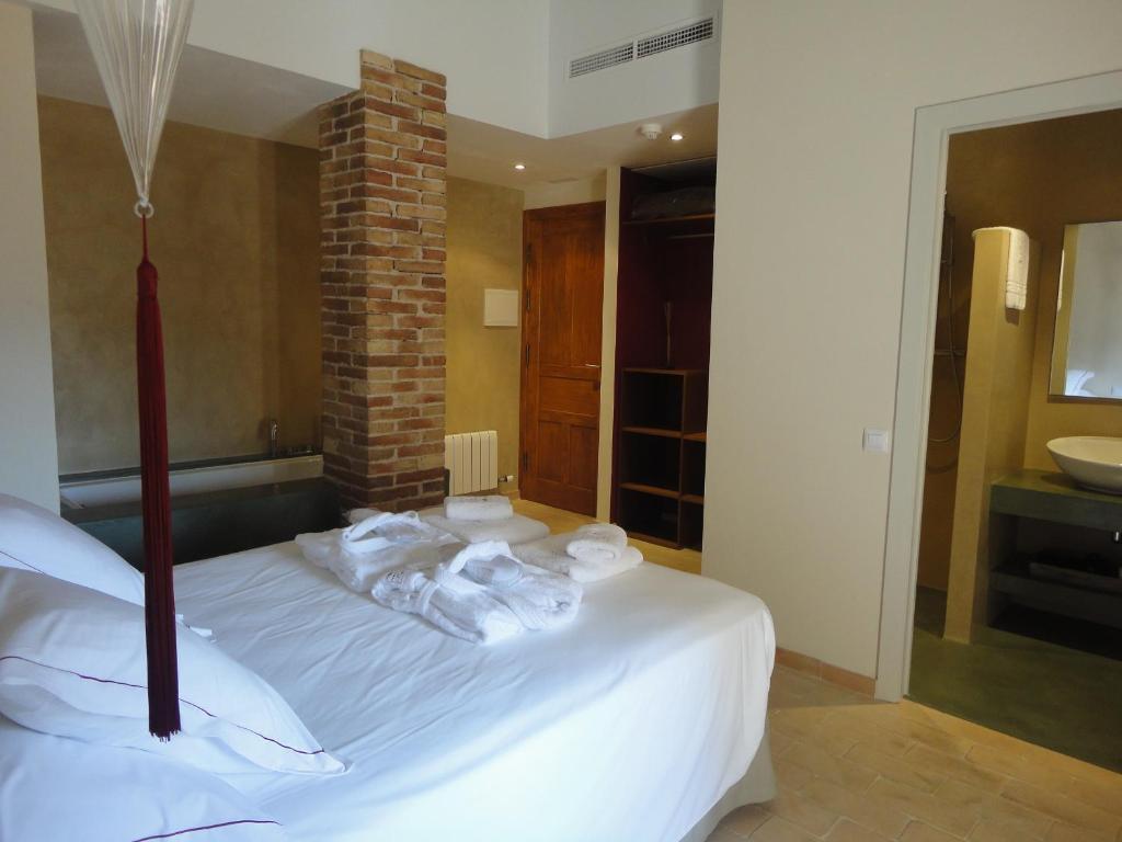 Hotel Rural Cal Torner Adults Only Guiamets الغرفة الصورة